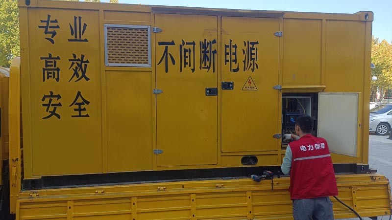 珲春柴油发电机组和UPS电源配合使用时，如何避免切换过程中的电力中断？